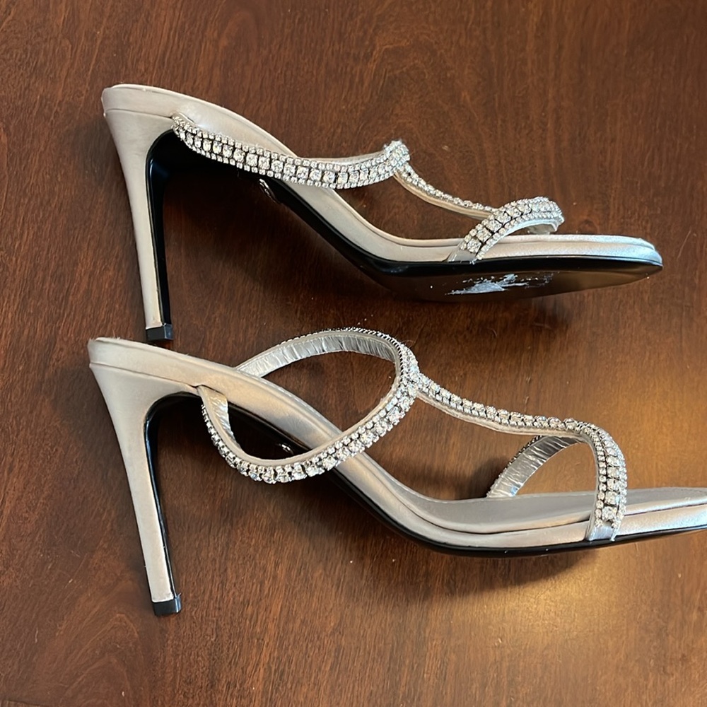 NEW ST. JOHN Couture Crystal Rhinestone Strappy Heels, sz 8B - Picture 7 of 9